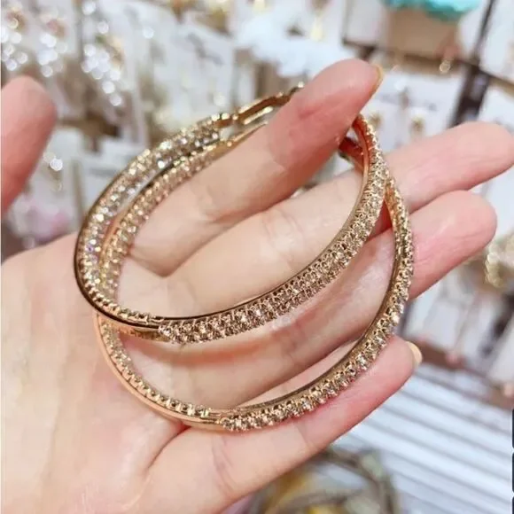 💕 Sparkling & stunning rhinestone goldtone hoops 💕 - Picture 7 of 7